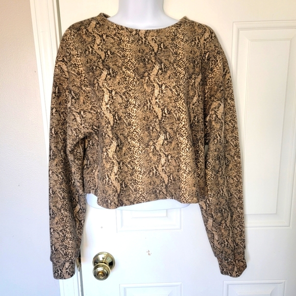 Zara Snakeskin Print Long Sleeve Cropped Sweatshirt Size M - Picture 1 of 9